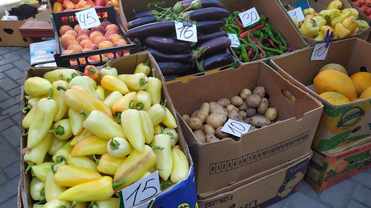 Сколько стоят сезонные овощи и фрукты в оккупированном Мелитополе  2 
